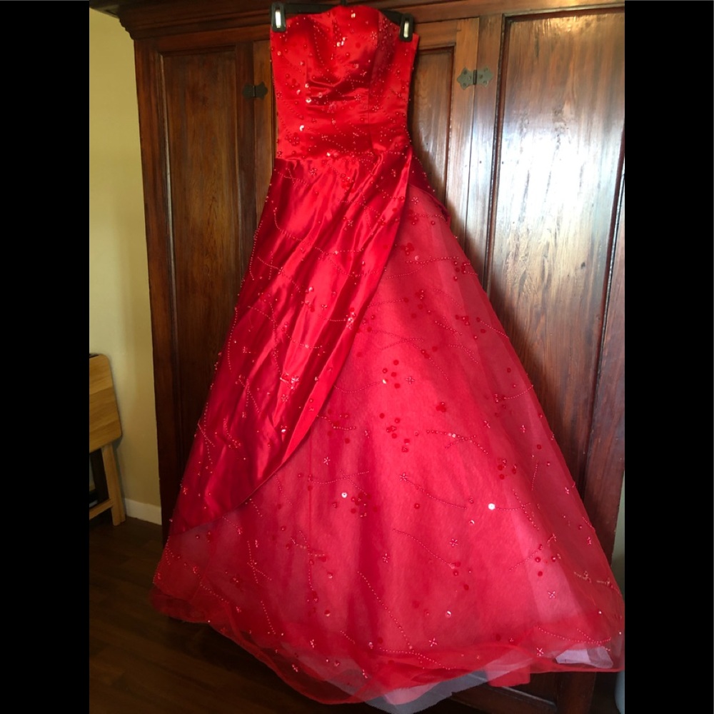 Red prom dress, wedding dress - Picture 4 of 9